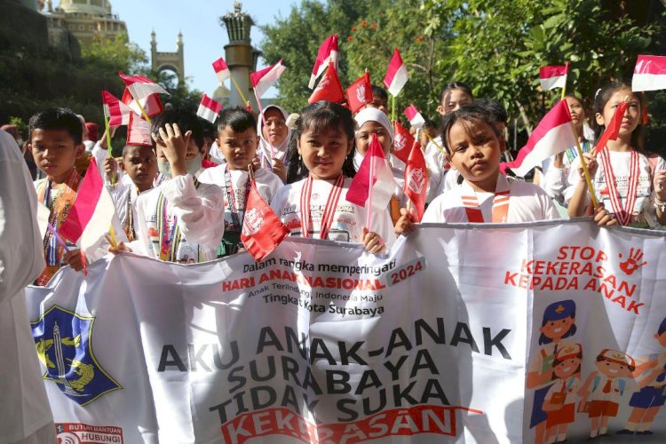 Siswa SMPN 20 Surabaya Pemenang Lomba Desain Logo CFCI