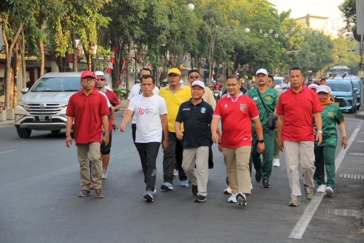 Dinas Pendidikan Jatim Gelar Jalan Sehat