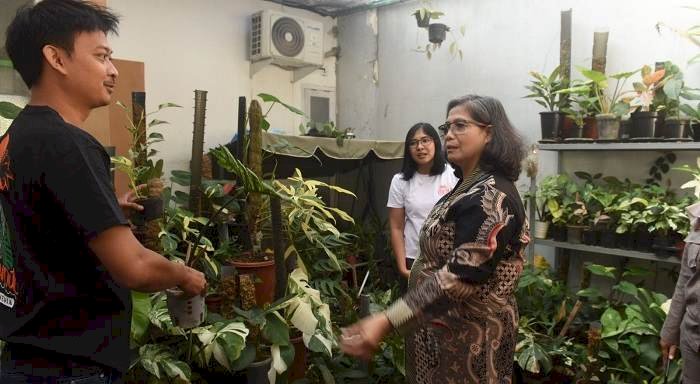 Kunjungi Pelaku Tanaman Hias di Kota Kediri, Pj Wali Kota Kediri : Peluang Ekspor Tanaman Hias Besar di Kota Kediri