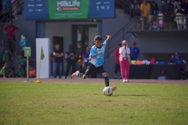 1.476 Siswi di Surabaya Ikuti MilkLife Soccer Challenge-Surabaya Series 2 2024