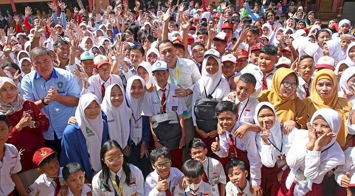 4 Tahun Terakhir, Pemkot Surabaya Gelontorkan 266.375 Seragam dan Perlengkapan Sekolah Gratis