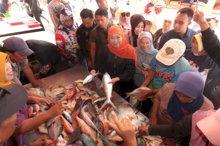 Khofifah Bertemu Ribuan Nelayan Muncar