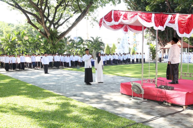 Plt Bupati Sugirah Ajak Para Santri Raih Kesuksesan Lewat Pendidikan