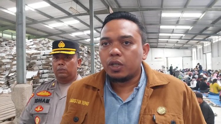 KPU Banyuwangi Mulai Proses Sortir dan Lipat Surat Suara Pilgub dan Pilbup 2024