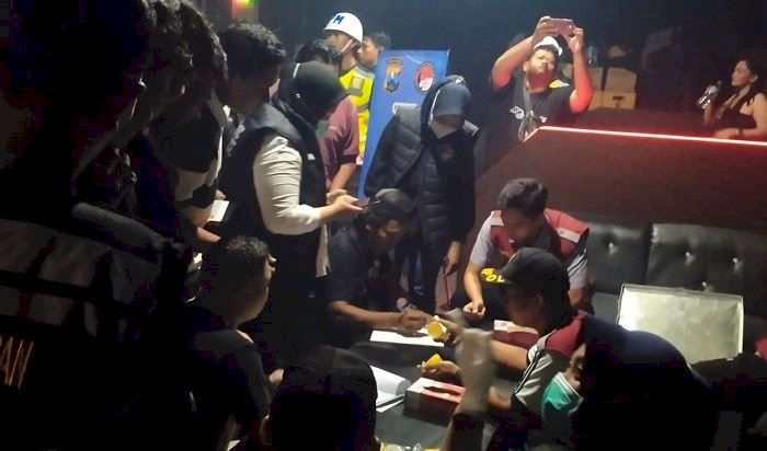 Tekan Peredaran Narkoba, Tempat Hiburan Malam di Tuban Dirazia Petugas Gabungan