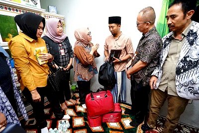 Menteri PPPA Kunjungi Rumah Duka Siswi Korban Pembunuhan di Banyuwangi