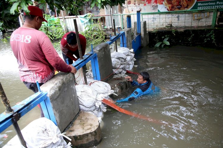 Cuaca Ekstrem Jadi Penyebab Utama Banjir di Surabaya