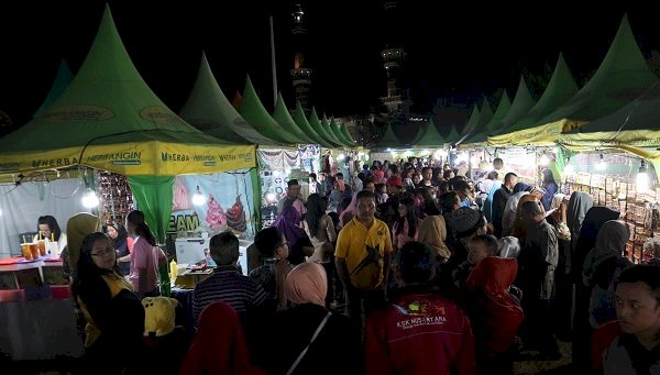 Bulan Berkunjung ke Jombang 2019, Alun-alun Penuh Pengunjung
