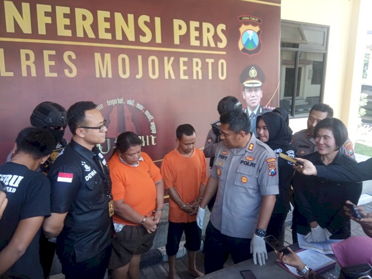 Layanan Seks  Threesome Dibongkar  Polisi