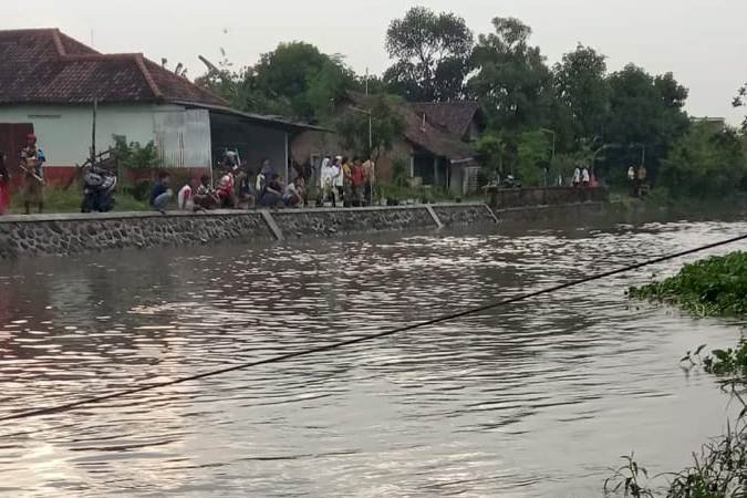 Tiga Pelajar Diduga Tengelam di Sungai Pucang
