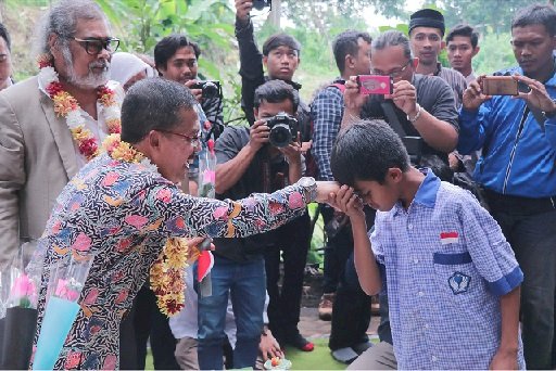 Kunjungi Anak Difabel di Kota Batu, Menteri PPPA Teteskan Air Mata