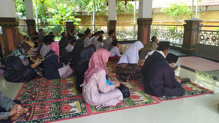 Makam Gus Dur Ditutup Sementara