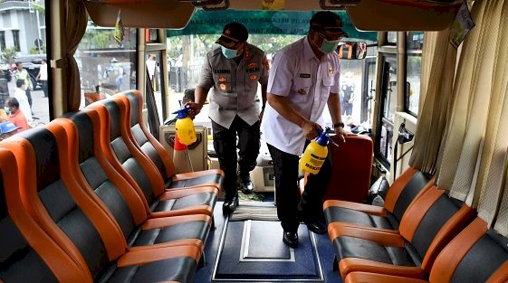 Cegah Penyebaran Corona di Tulungagung, Pemkab Semprot Disinfektan Fasilitas Umum