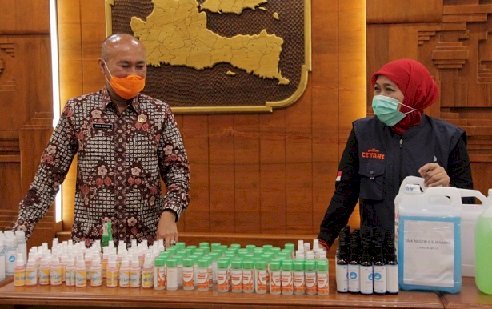 Produksi Hand Sanitizer Massal Pemprov Jatim Kerahkan SMA dan SMK