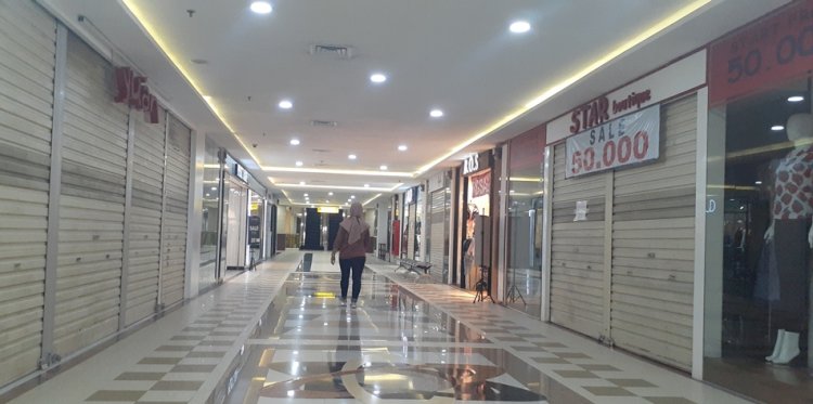 Beberapa Pusat Perbelanjaan di Surabaya Sepi