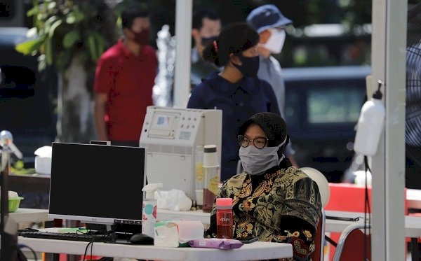 Rapat UCLG, Bahas Penyebaran Covid-19, Risma:   Budaya Beda, Butuh Penanganan Lokal