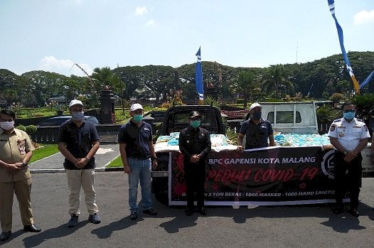 Cegah Penyebaran Covid-19 , Pengusaha Kota Malang Serahkan Bantuan ke Wali Kota