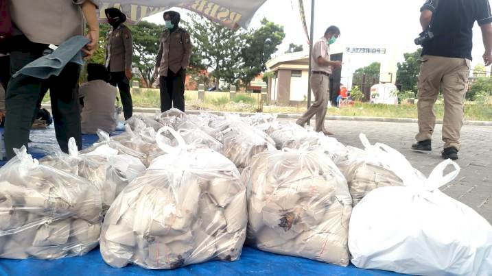 Salurkan 10.400 Nasi Bungkus Per Hari