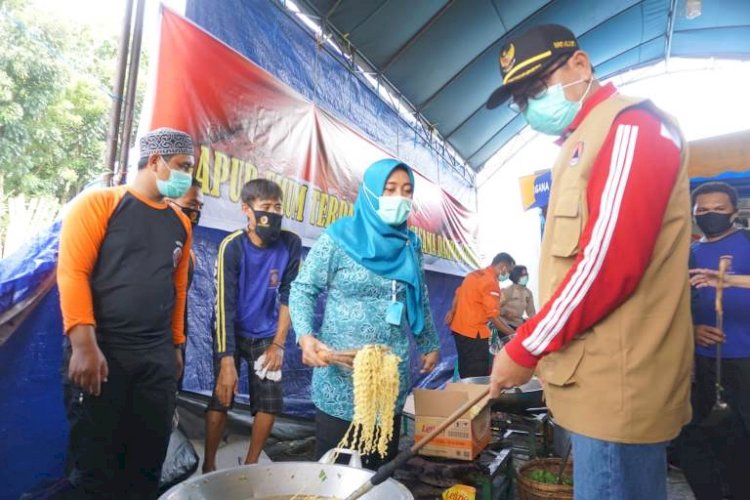 Bupati Mojokerto Pantau Dapur Umum Terpadu