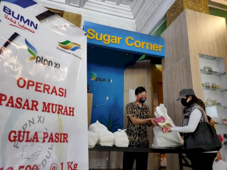 Peduli Insan Media, PTPN XI Gelar Pasar Murah