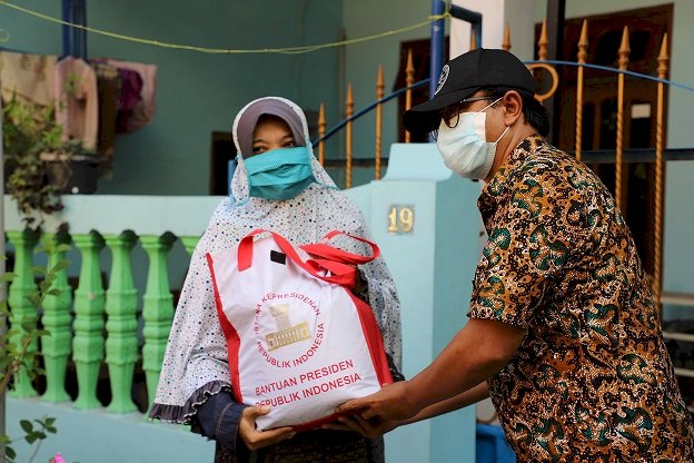 Pemkot Surabaya Pastikan Tak Ada yang Ketinggalan, Bansos Tunai hingga Sembako Terus Disalurkan