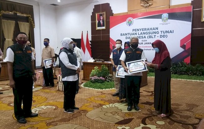 Menteri PDT Pantau Langsung Penyerahan BLT Jatim di Grahadi, Gresik dan Jombang