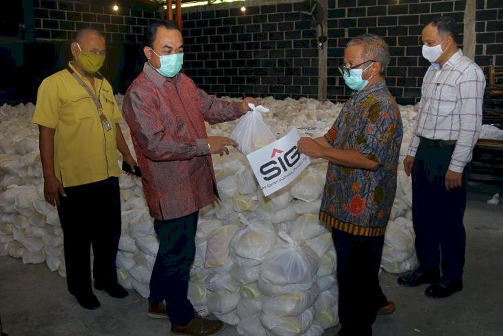 Sambut Idul Fitri, SIG Salurkan 64.601 Paket Kebutuhan Pokok