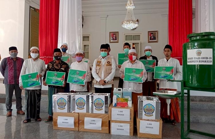 Gugas Bangkalan Berikan Bantuan Peralatan Kesehatan pada Ponpes