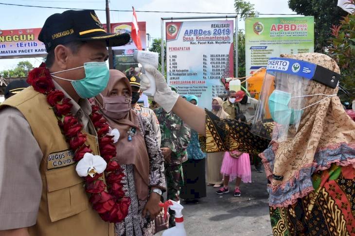 Pemkab Mojokerto Gelontor APD dan Logistik Kampung Tangguh di Pacet