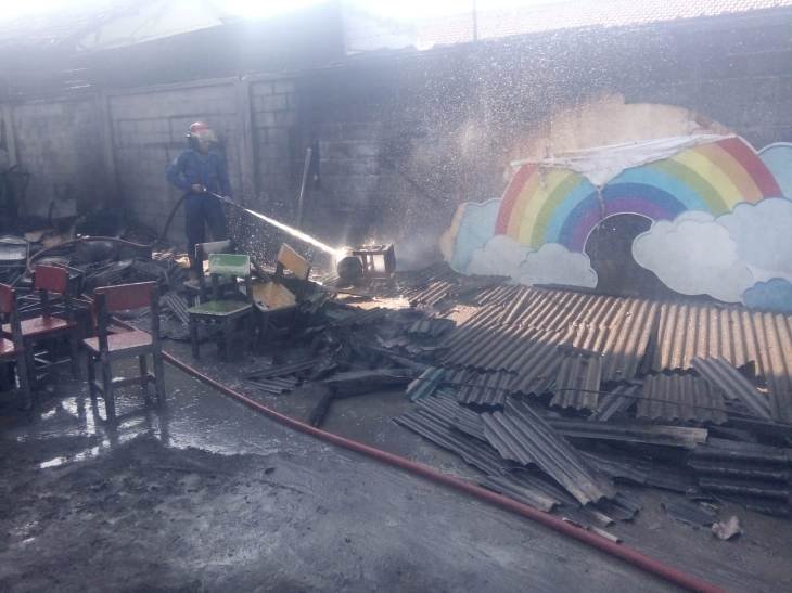 Bakar Sampah, Gudang SD Muhammadiyah Pucang Terbakar