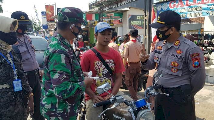 Tak Pakai Masker, Dihukum Baca Pancasila