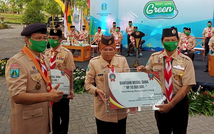 Gubernur Khofifah Buk aEast Java Green Scout Innovation  yang Digagas Karda Pramuka Jatim