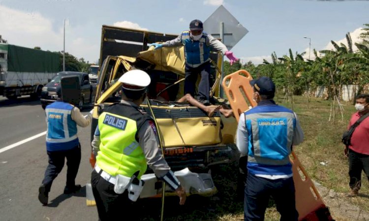 Kecelakaan di Tol, Kenek Truk Tergencet hingga Tewas