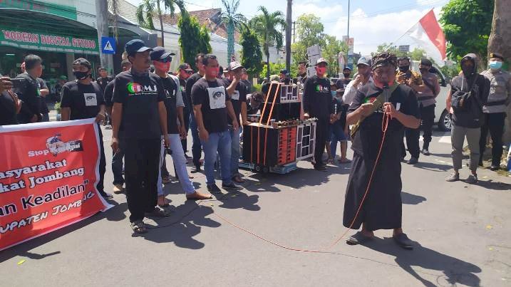 Geruduk Dewan dan Kejari, Tuntut Pemain Proyek Ditindak