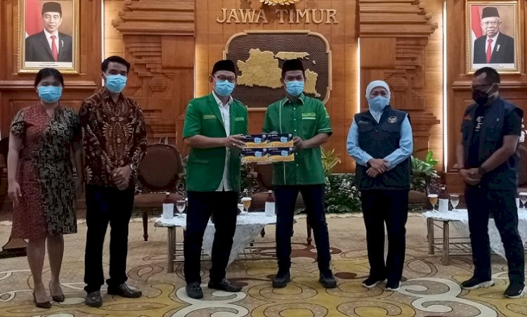 Bagikan 5 Juta Masker, Gubernur Khofifah Apresiasi GP Ansor