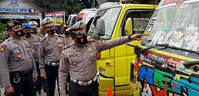 Ugal-Ugalan di Jalan Raya, 4 Truk ‘Goyang’ Disita