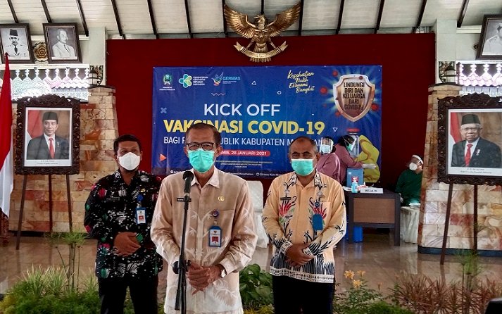 Kick Off Vaksinasi Covid-19 di Magetan, Pemkab Vaksin 10 Pejabat Publik