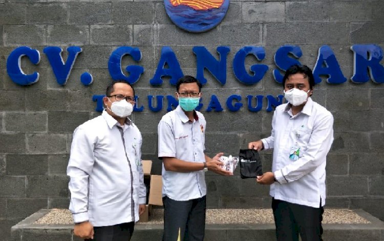 Lindungi Pekerja, BPJAMSOSTEK Blitar Bagikan Corona Safety Kit