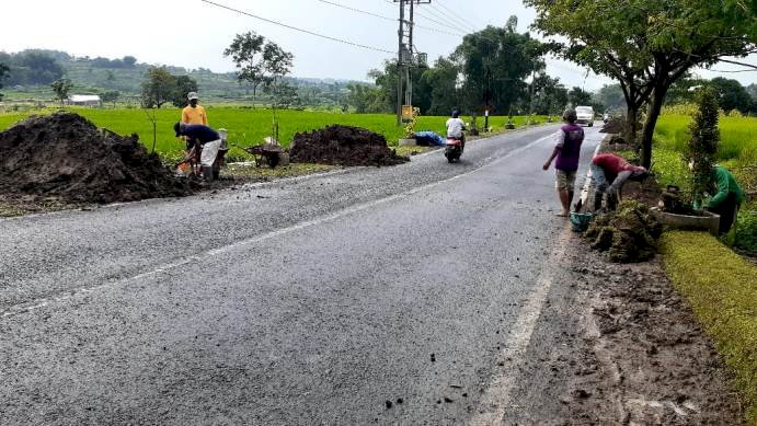 Kiai Asep Dukung Penuh Program Tanam Pohon dan Bunga