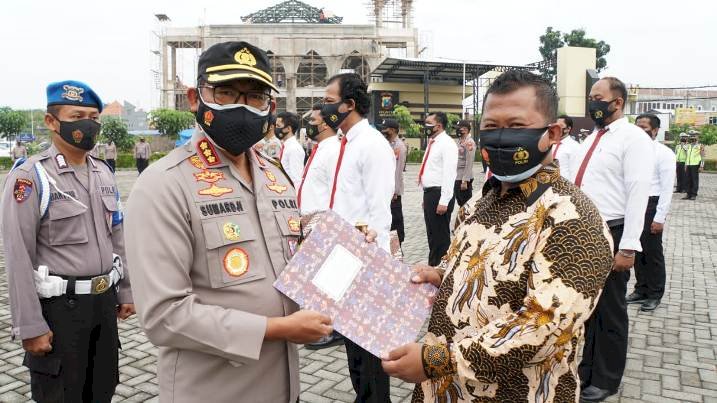 Kapolresta Sidoarjo Beri Apresiasi Anggota dan Masyarakat