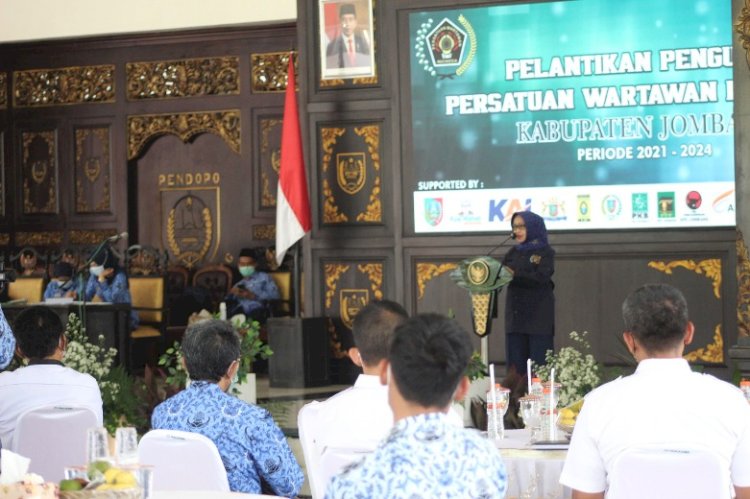 Apresiasi Bupati Saat Pelantikan Pengurus PWI Jombang