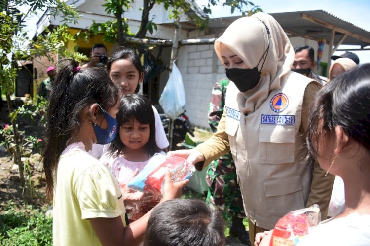 Bupati Kirim Bantuan ke Korban Puting Beliung Mojoanyar