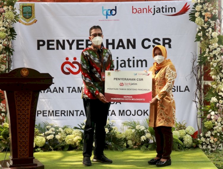 Bank Jatim Serahkan CSR ke Pemkot Mojokerto