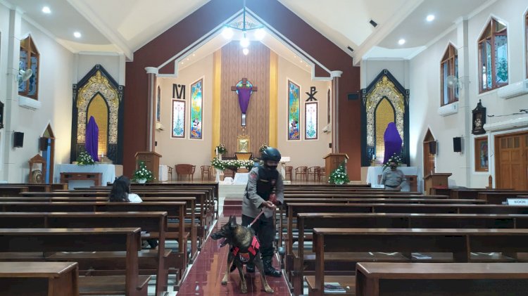 Amankan Paskah, Polisi Libatkan Anjing Pelacak di Gereja Banyuwangi