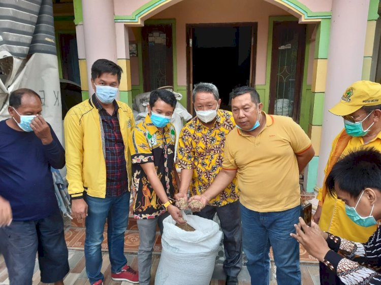 Golkar Sidoarjo Beli Langsung Beras Petani