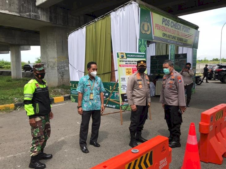 Kapolresta Sidoarjo Tinjau Check Point Tambak Sumur