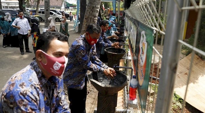 Penegakkan Prokes di Pantai Kelapa: Tegas, Tak Bermasker Dilarang Masuk