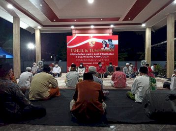 Peringati Hari Lahir Pancasila, Bupati dan Warga Tumpengan