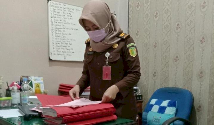 Bacok Suami Mantan Istri, Dituntut 13 Tahun Penjara