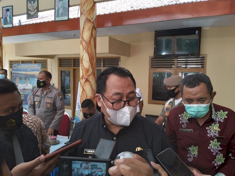 Adanya Klaster Hajatan, RT 3 Desa Bandelan Binakal Dilockdown